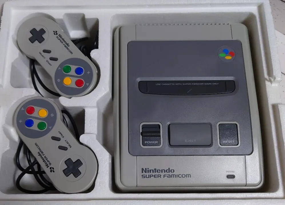 Super Famicom (SHVC-001) 